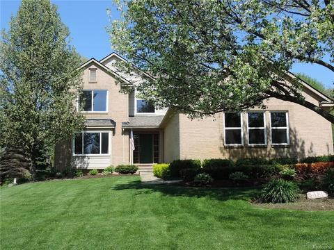 2139 Cliffside Dr, Wixom, MI 48393 photo 1