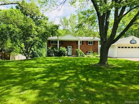 106 Ravine Pl, Oceola Twp, MI 48843 photo 1