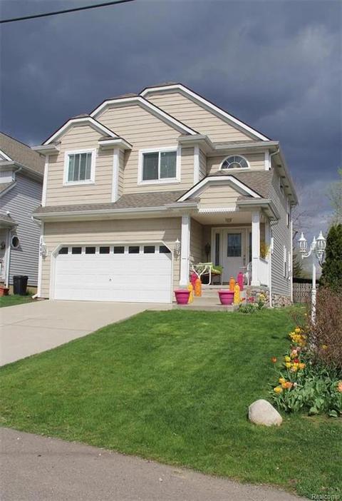 1665 Stapleton Ct, Keego Harbor, MI 48320 photo 1
