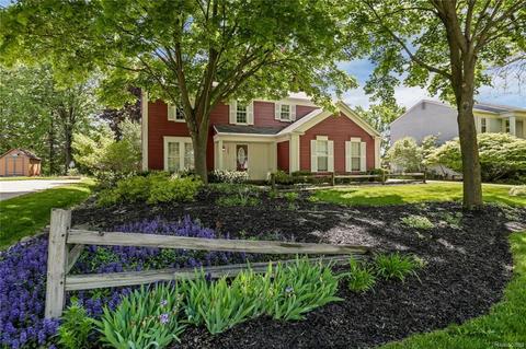 5683 Beauchamp Pl Dr, West Bloomfield, MI 48322 photo 1