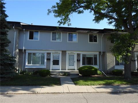 28044 Universal Dr, Warren, MI 48092 photo 1