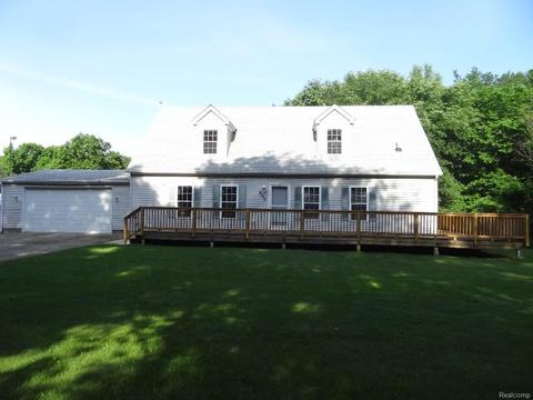 4322 Gregory Rd, Gregory, MI 48137 photo 1