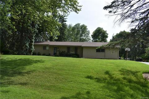 6362 Houghten Dr, Troy, MI 48098 photo 1