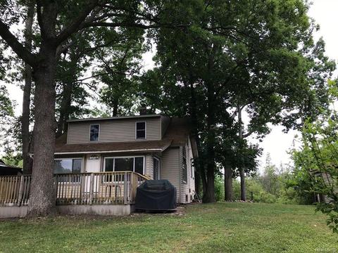 7040 Williams Dr, Clarkston, MI 48346 photo 1