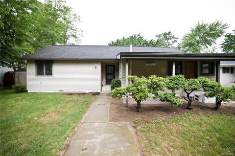 8732 Rushside Dr, Pinckney, MI 48169 photo 1