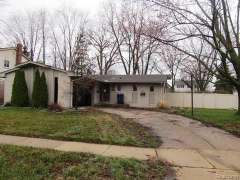 19412 Coventry Dr, Riverview, MI 48193 photo 1