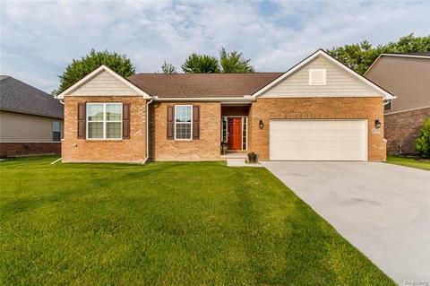 48336 Golfview Dr, Macomb Twp, MI 48044 photo 1