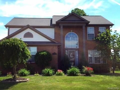 27595 E Mockingbird Dr, Flat Rock, MI 48134 photo 1