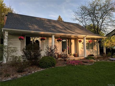 218 Cedarwood Dr, Flushing, MI 48433 photo 1