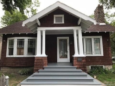 702 N 6th St, Saint Clair, MI 48079 photo 1