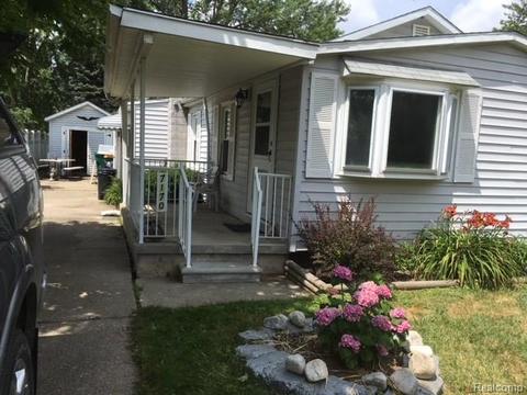7170 Kempa St, Romulus, MI 48174 photo 1