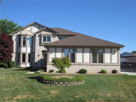 5877 Ruby Dr, Troy, MI 48085 photo 1