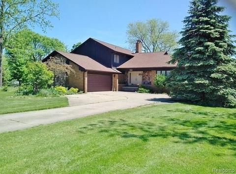 26017 E River Rd, Grosse Ile, MI 48138 photo 1