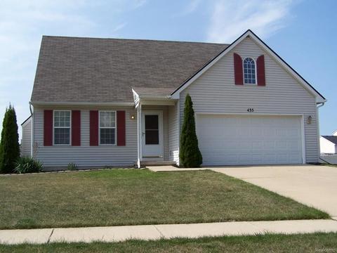 435 Haystack Dr, Linden, MI 48451 photo 1