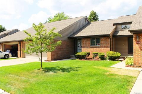 15939 Meadows Dr, Macomb, MI 48044 photo 1