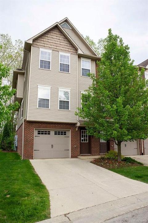 1614 Pinecroft, Howell, MI 48855 photo 1