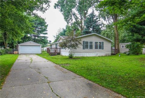 5760 Chippewa Dr, Howell, MI 48843 photo 1