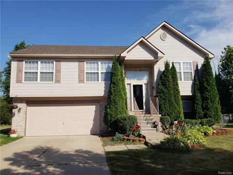 8433 Center Dr, Romulus, MI 48174 photo 1