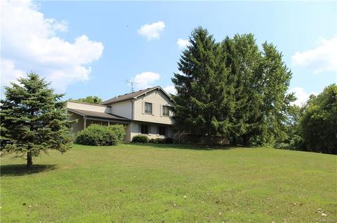 6474 Byron Rd, Howell, MI 48855 photo 1