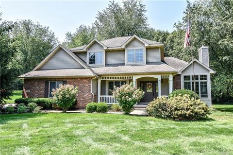 3595 Kipling Cir, Howell, MI 48843 photo 1