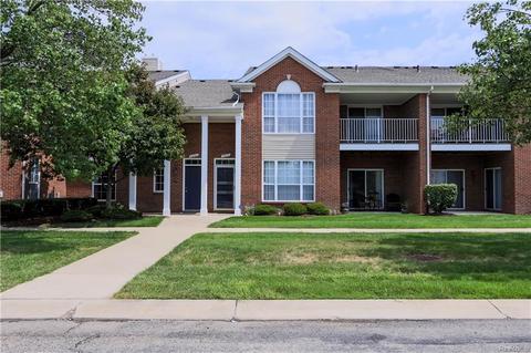 45838 Warwick Dr, Macomb, MI 48044 photo 1