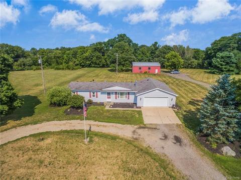 3322 Byron, Howell, MI 48855 photo 1