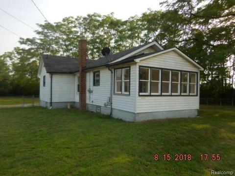 37609 W Huron River Dr, Romulus, MI 48174 photo 1