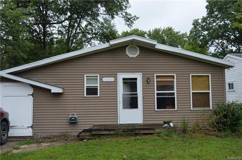 527 Henrietta, Algonac, MI 48001 photo 1