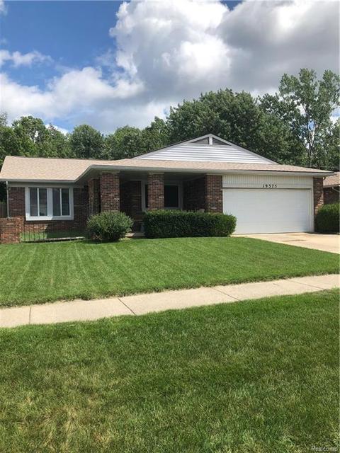 19375 Cascade Dr, Brownstown Twp, MI 48193 photo 1