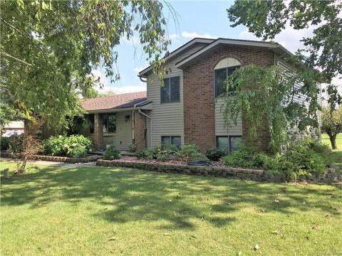 283 Earle Dr, Carleton, MI 48117 photo 1