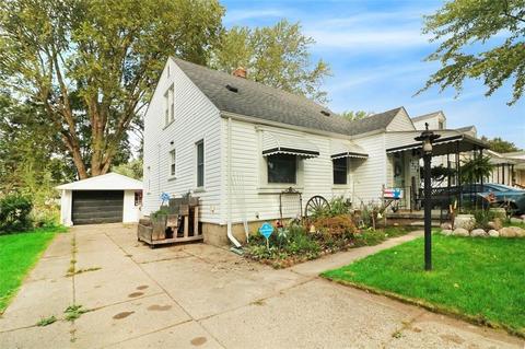 4514 Chamberlain St, Wayne, MI 48184 photo 1