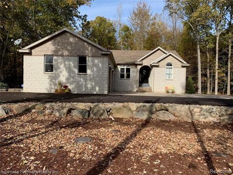 8095 E Lippincott Blvd, Davison, MI 48423 photo 1