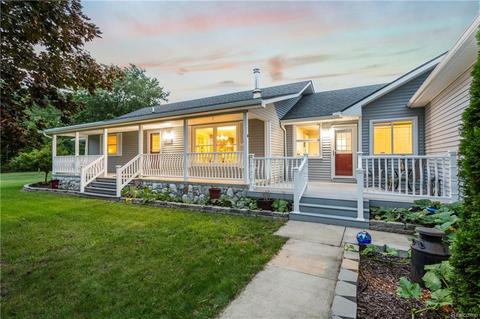 3131 Centennial Ct, Howell, MI 48843 photo 1