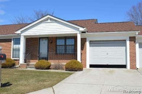 38290 Maple Forest E Blvd, Harrison Township, MI 48045 photo 1