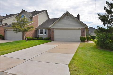 18693 Hilltop Dr, Riverview, MI 48193 photo 1