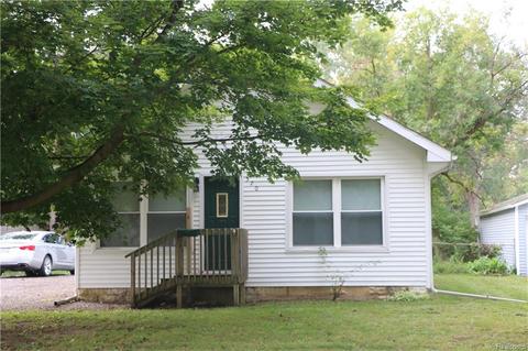 570 Beach St, Mount Morris, MI 48458 photo 1