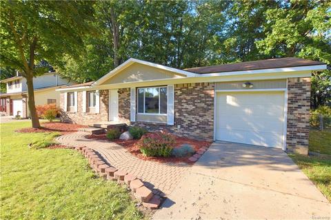5490 Meadowcrest Dr, Flint, MI 48532 photo 1