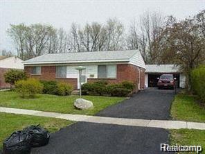 6747 Gloria St, Romulus, MI 48174 photo 1