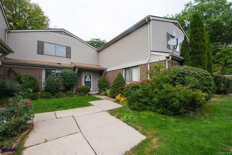 29769 Farmbrook Villa Ln, Southfield, MI 48034 photo 1