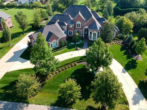 8202 Rolling Meadows Dr, Canton, MI 48187 photo 1