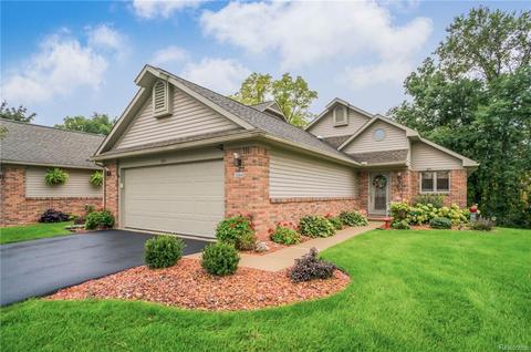3104 Rivers Edge Dr, Wayne, MI 48184 photo 1