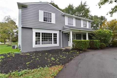 5809 Dunmore Dr, West Bloomfield, MI 48322 photo 1