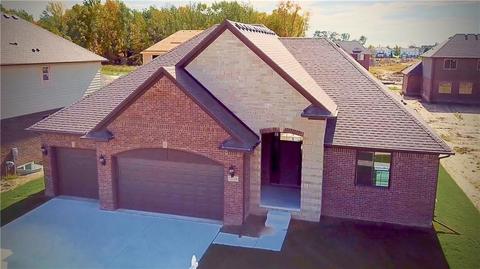 22014 Rivanna, Macomb Twp, MI 48044 photo 1