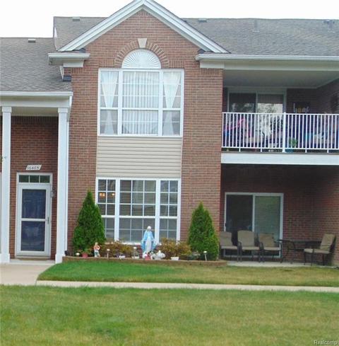 16405 Chatham Dr, Macomb Twp, MI 48044 photo 1