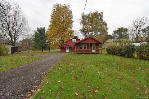 1142 Gilbert St, Flint, MI 48532 photo 1