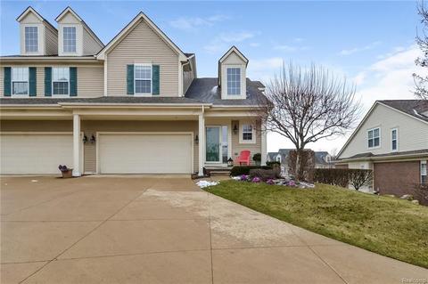 742 E Bluff Ct, Rochester Hills, MI 48307 photo 1