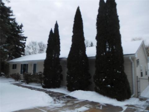 219 Webb Dr, Troy, MI 48098 photo 1