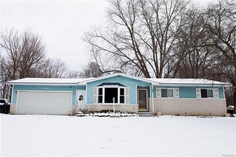 7182 Partridge Dr, Flushing, MI 48433 photo 1