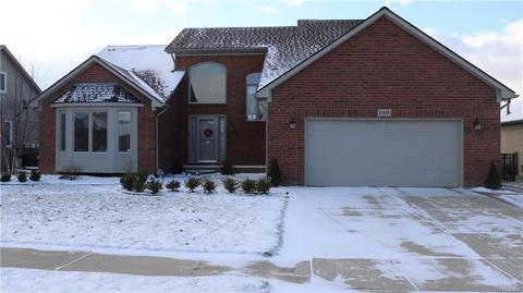 21426 Florence Dr, Macomb, MI 48044 photo 1