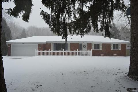 8559 Stone Rd, Clay Twp, MI 48001 photo 1